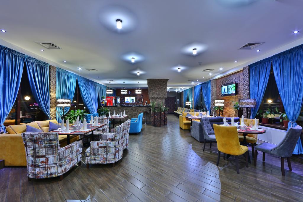 Damas International Hotel Bischkek Exterior foto